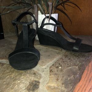 NWOT Black strappy heels